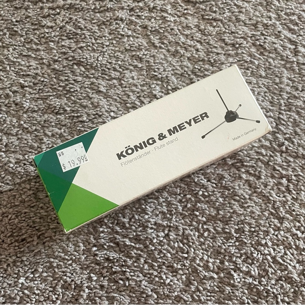 FLUTE STAND